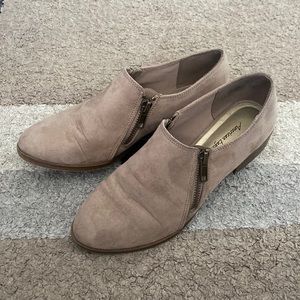Women’s ankle booties
